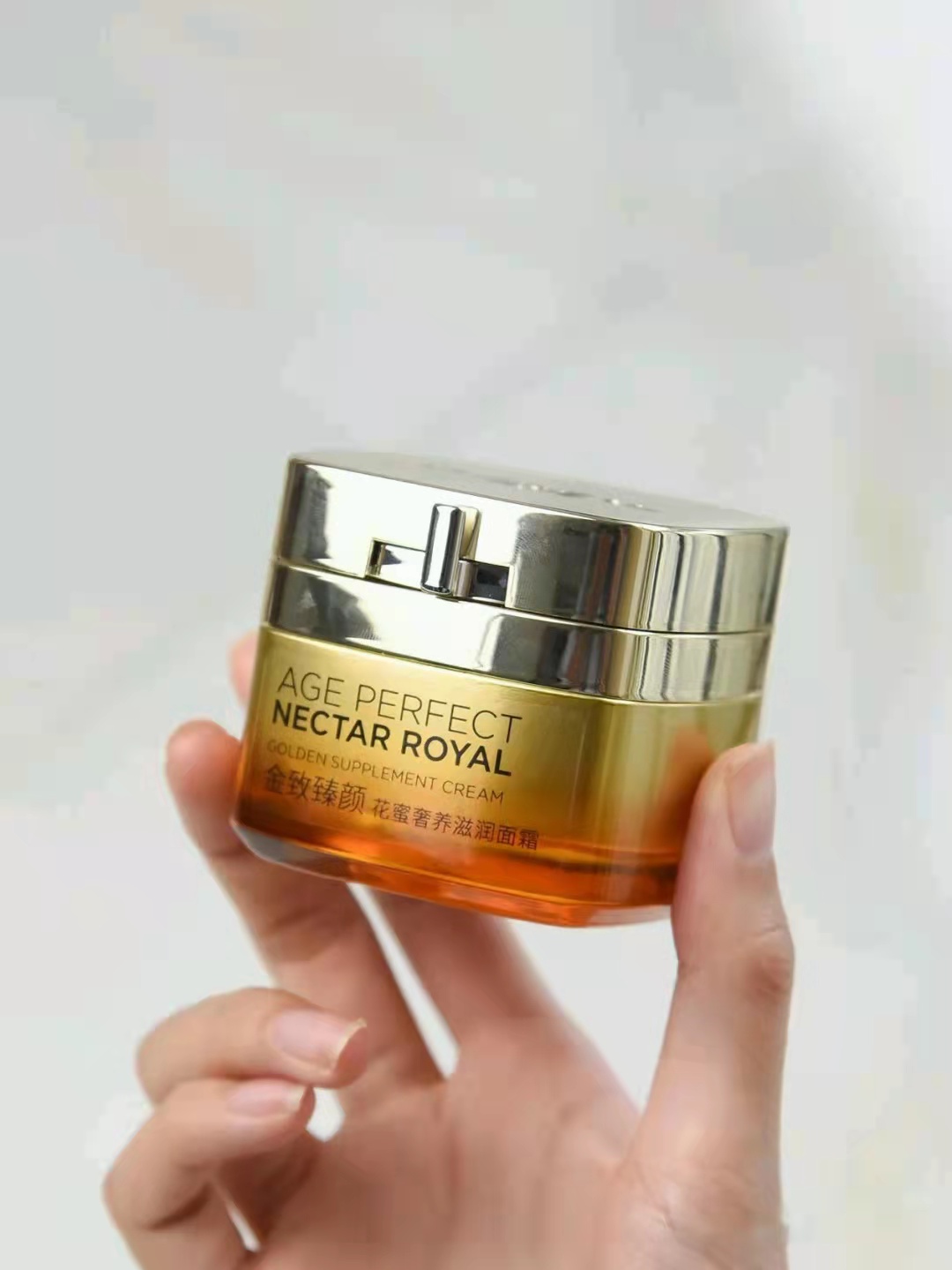 欧莱雅和赫莲娜面霜哪个好,海蓝之谜比赫莲娜好吗