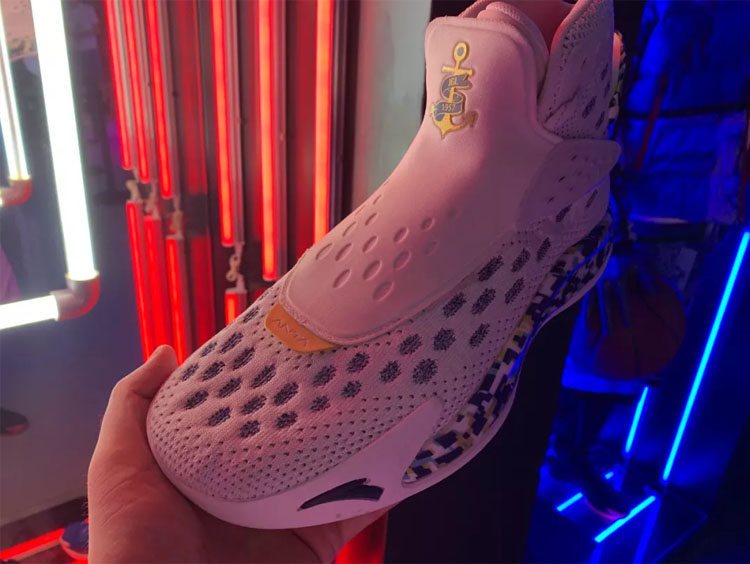 库里谈中国鞋,库里谈汤普森的安踏