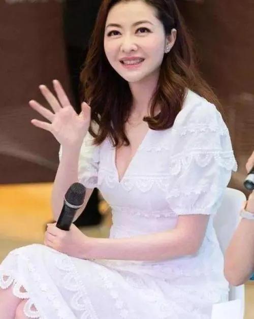 与郭富城分手后的熊黛林活出自我,熊黛林成长视频