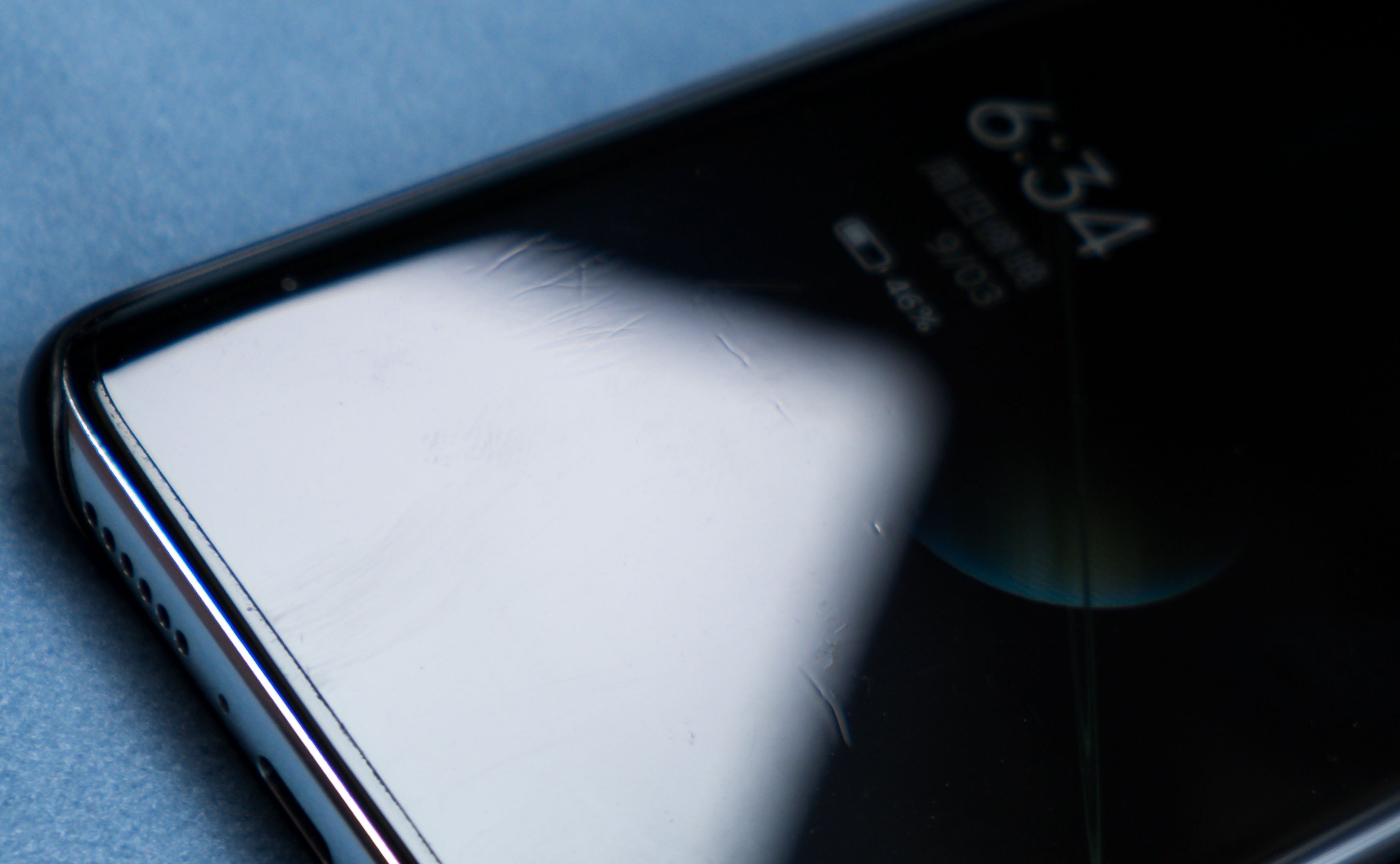 自己贴手机钢化贴膜的方法,钢化玻璃手机贴膜教程