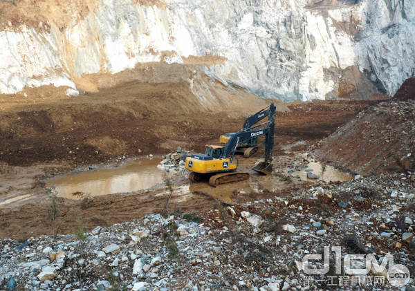 国四2023款约翰迪尔e210挖掘机,约翰迪尔挖掘机e210参数配置