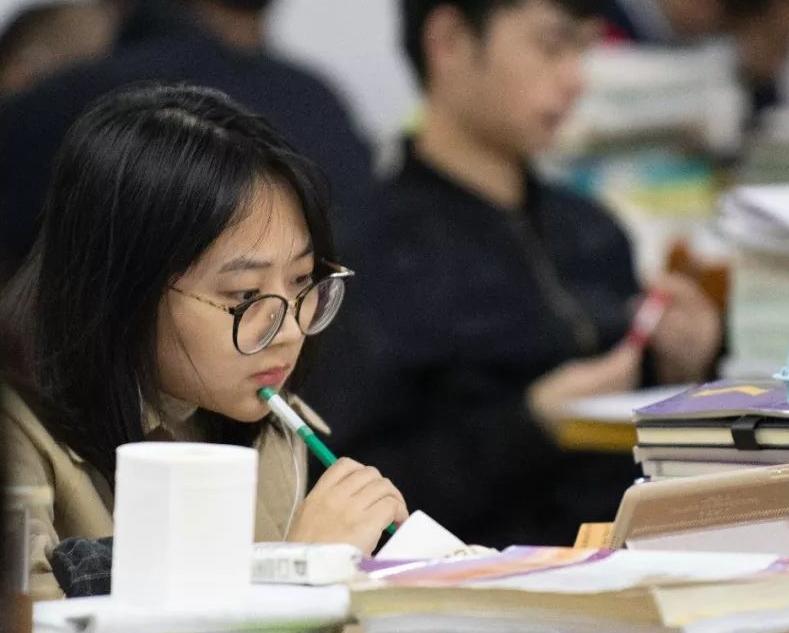 专科吃香的专业就业前景,专科就业前景好工资高的专业