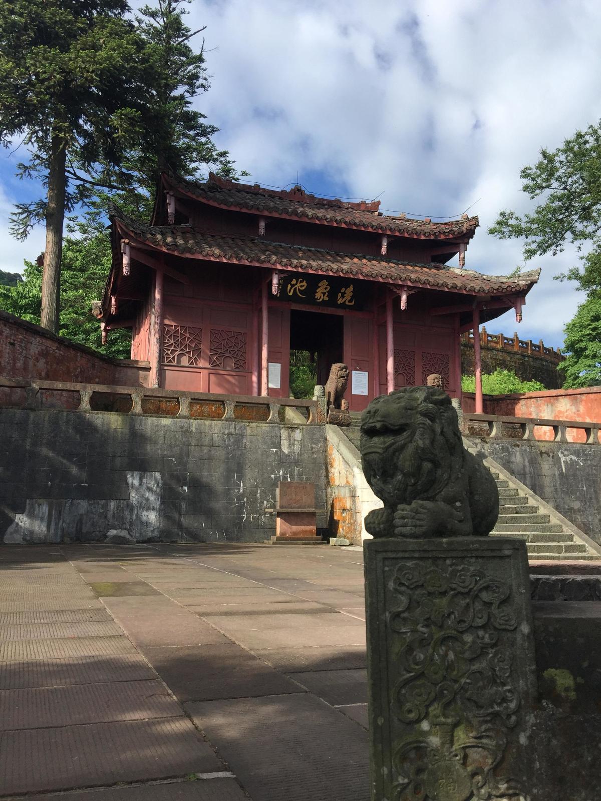 峨眉山登顶佛像,峨眉山登顶记完整版