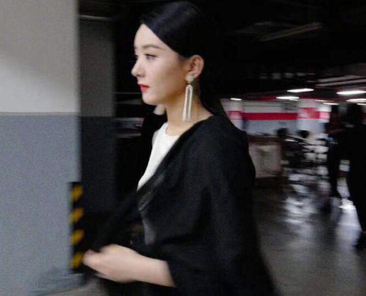 杨幂对比赵丽颖,2017年杨幂和赵丽颖的对比