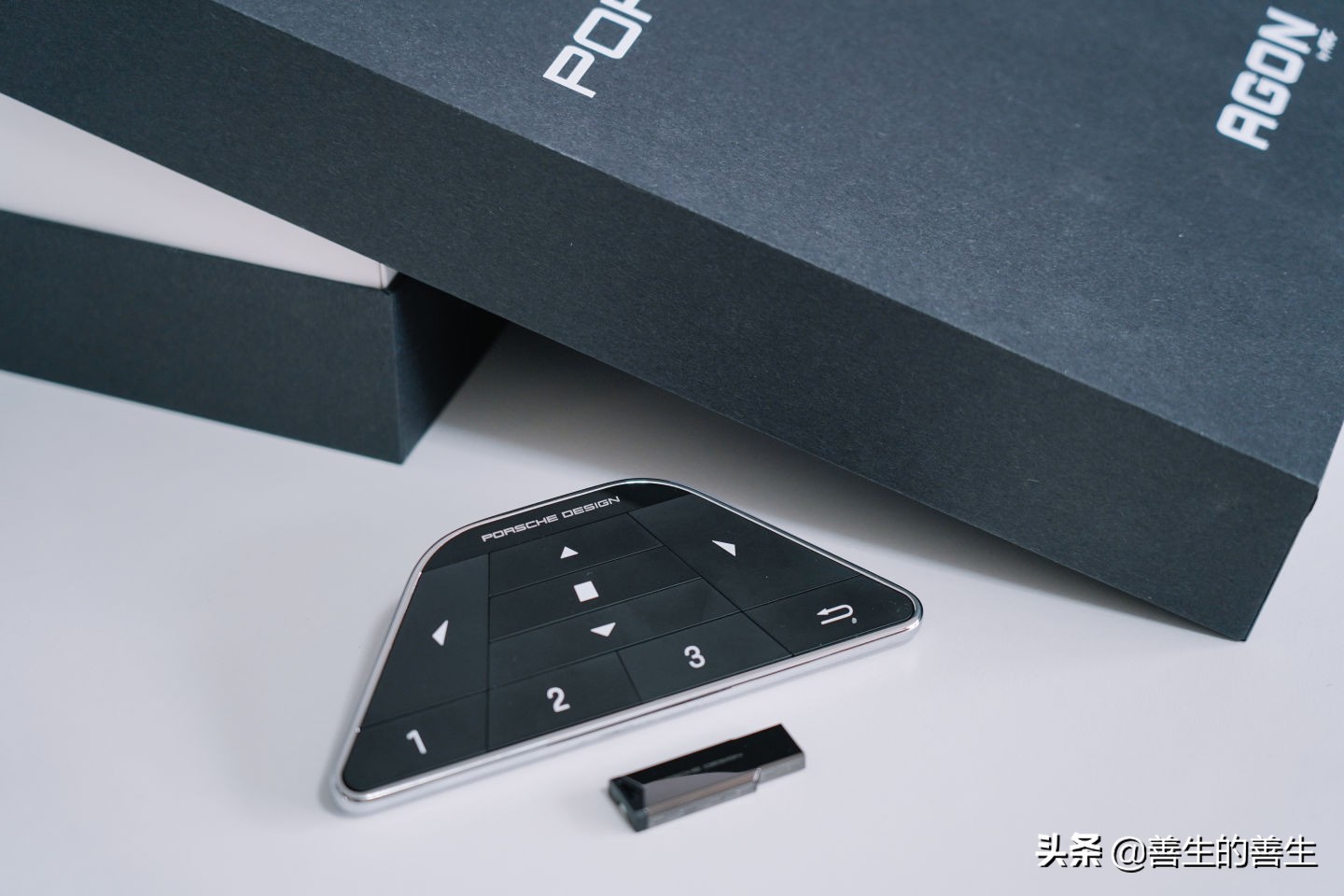 agon显示器保时捷,agon爱攻保时捷联名显示器pd32m