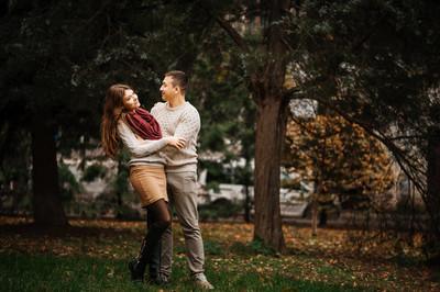 婚姻中一方微信与其他人聊天暧昧,暧昧过后一方开始逃避了怎么办