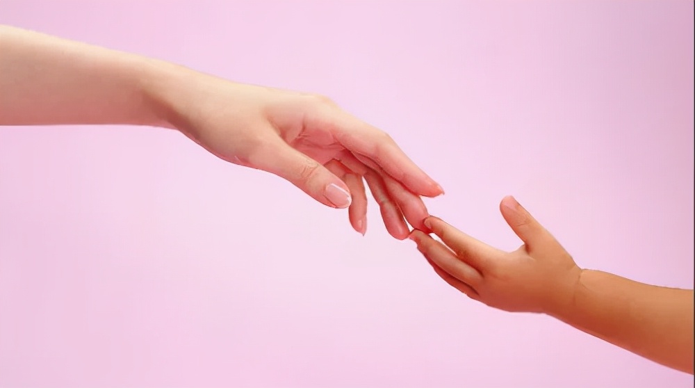 孕初期见红打黄体酮还是反复出血,孕38周见红会一直持续出血正常吗