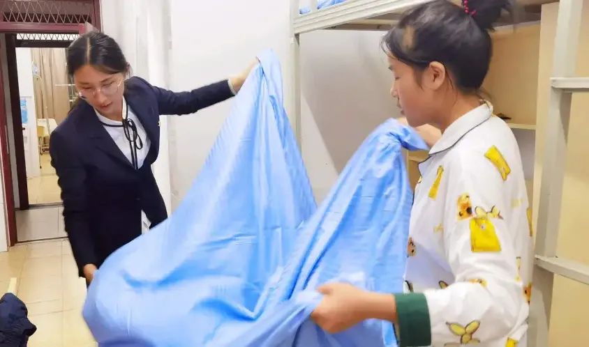 昆三中经开区学校升学率,昆明经开区昆三中校区