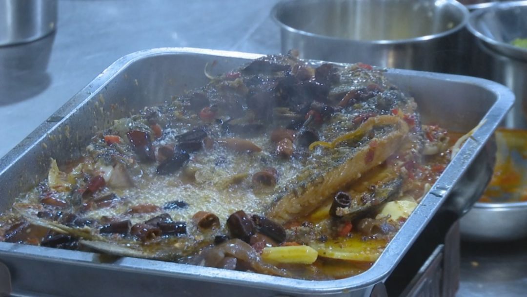 探寻银杏广场美食街，快带上你的味蕾加入我们吧！！