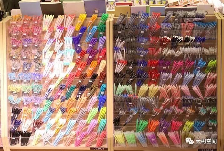 耐得住寂寞的进口文具店老板…26年，他成了文具界的达人