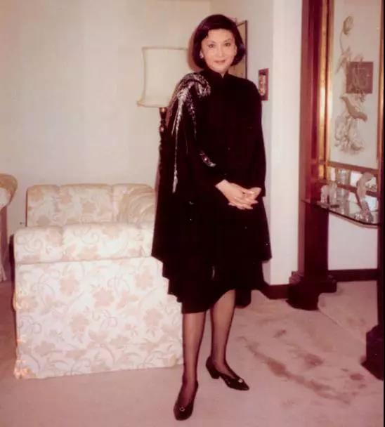 金庸和夏梦谁最美,夏梦让金庸只能单相思的女子