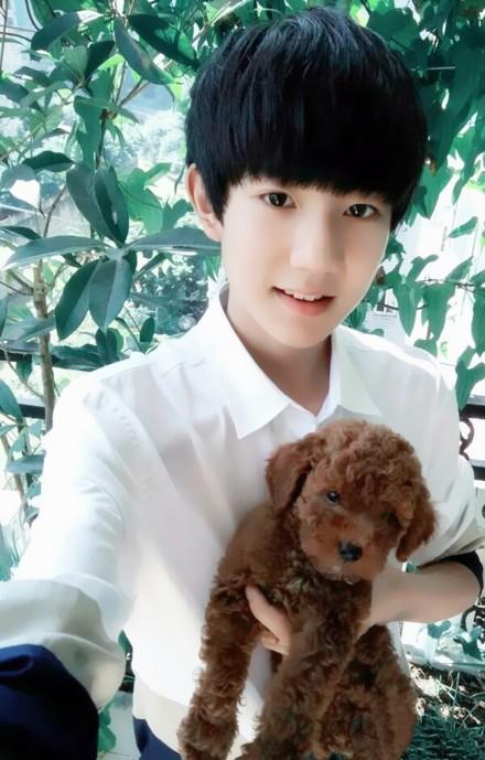 王源王俊凯易烊千玺唱波斯猫,ella谈千玺