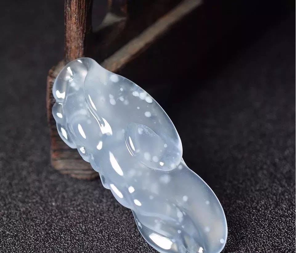 四会和瑞丽哪里的翡翠更便宜,翡翠批发源头是瑞丽还是广州四会