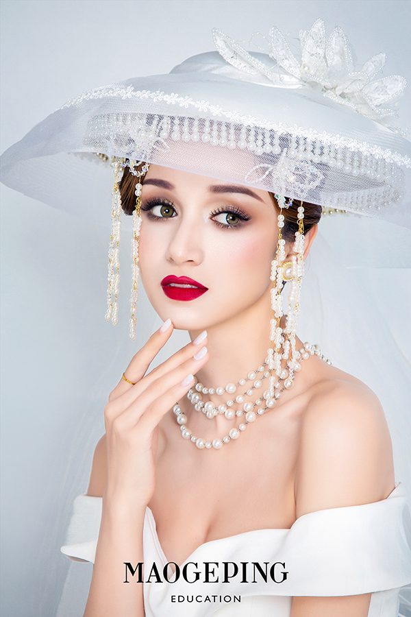 学化妆培训学校学费多少钱,学化妆学费多少钱长沙