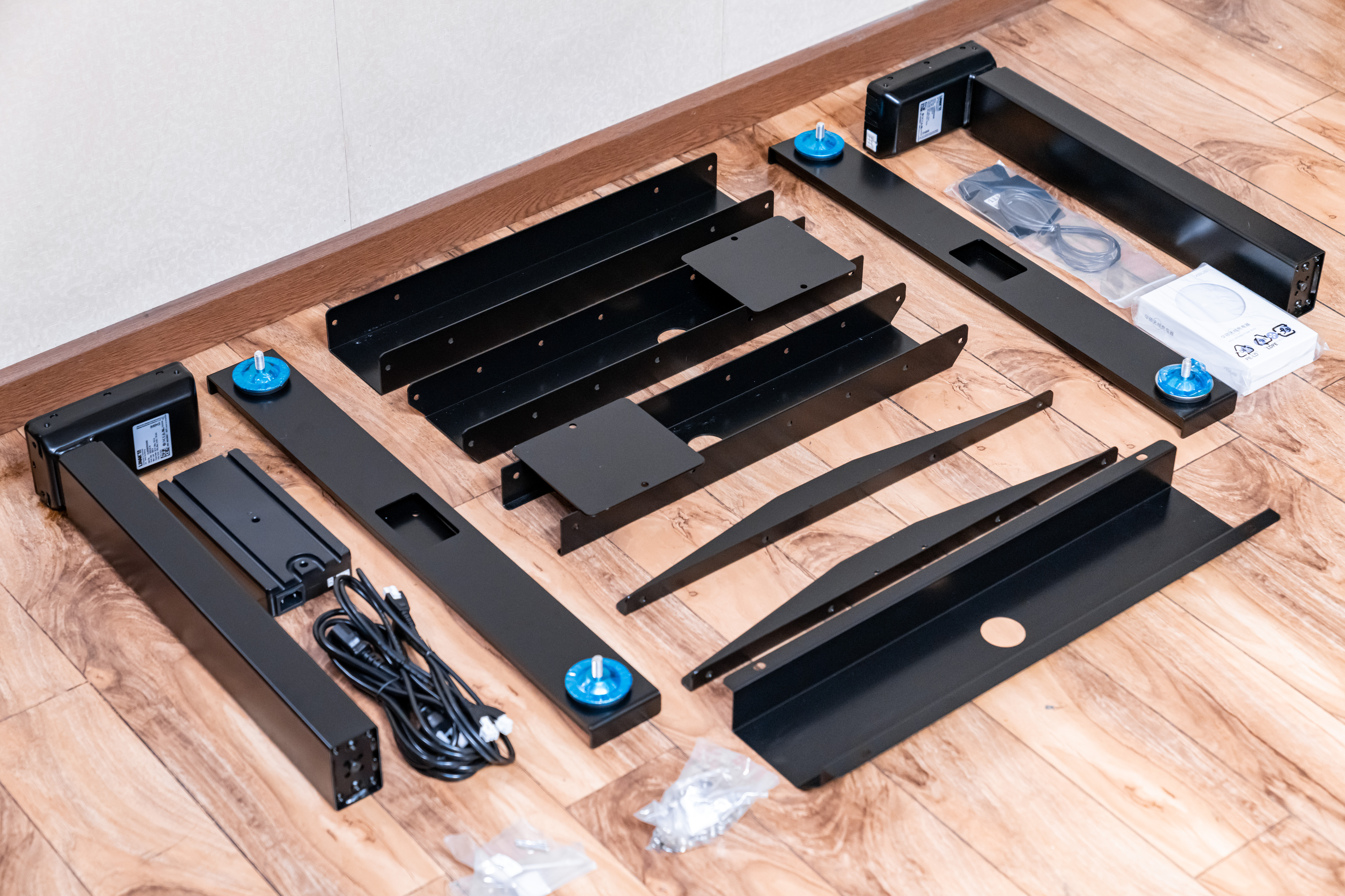 怎样买电动升降桌划算,电动升降桌如何选板材