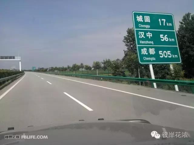 用灵魂触摸难以释怀的乡恋,用灵魂去触碰那段岁月朗诵