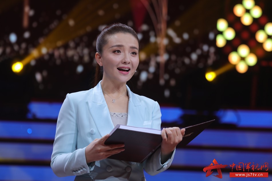 唱响军歌并讲述军歌背后的故事,讲述军歌背后的故事