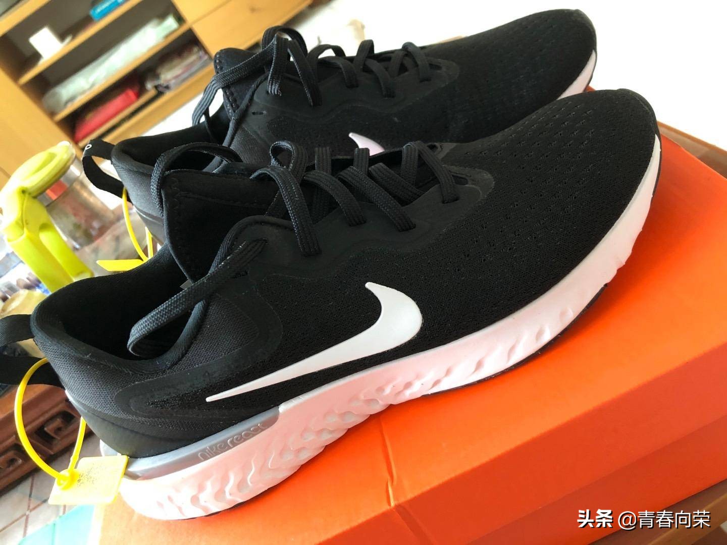 顶级缓震型跑步鞋推荐,耐克airmax2090气垫缓震跑步鞋