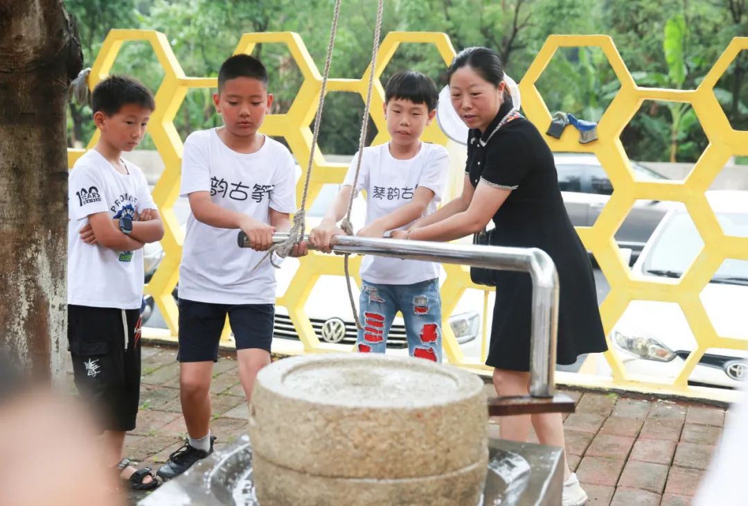 组图:武平县琴韵古筝行六一暨周年庆亲子活动圆满举行