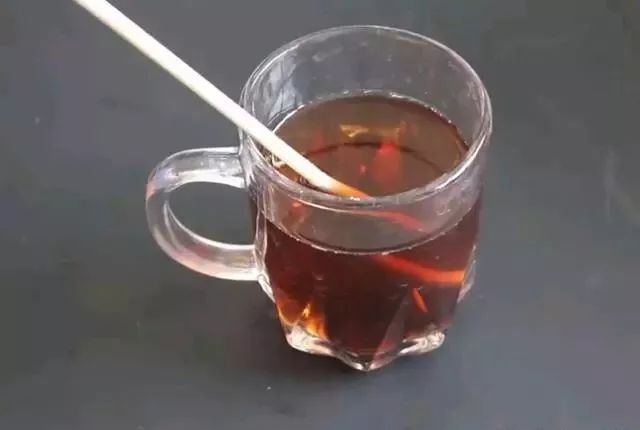 刷牙怎么掉一块牙结石,刷牙如何刷掉牙垢和脏东西