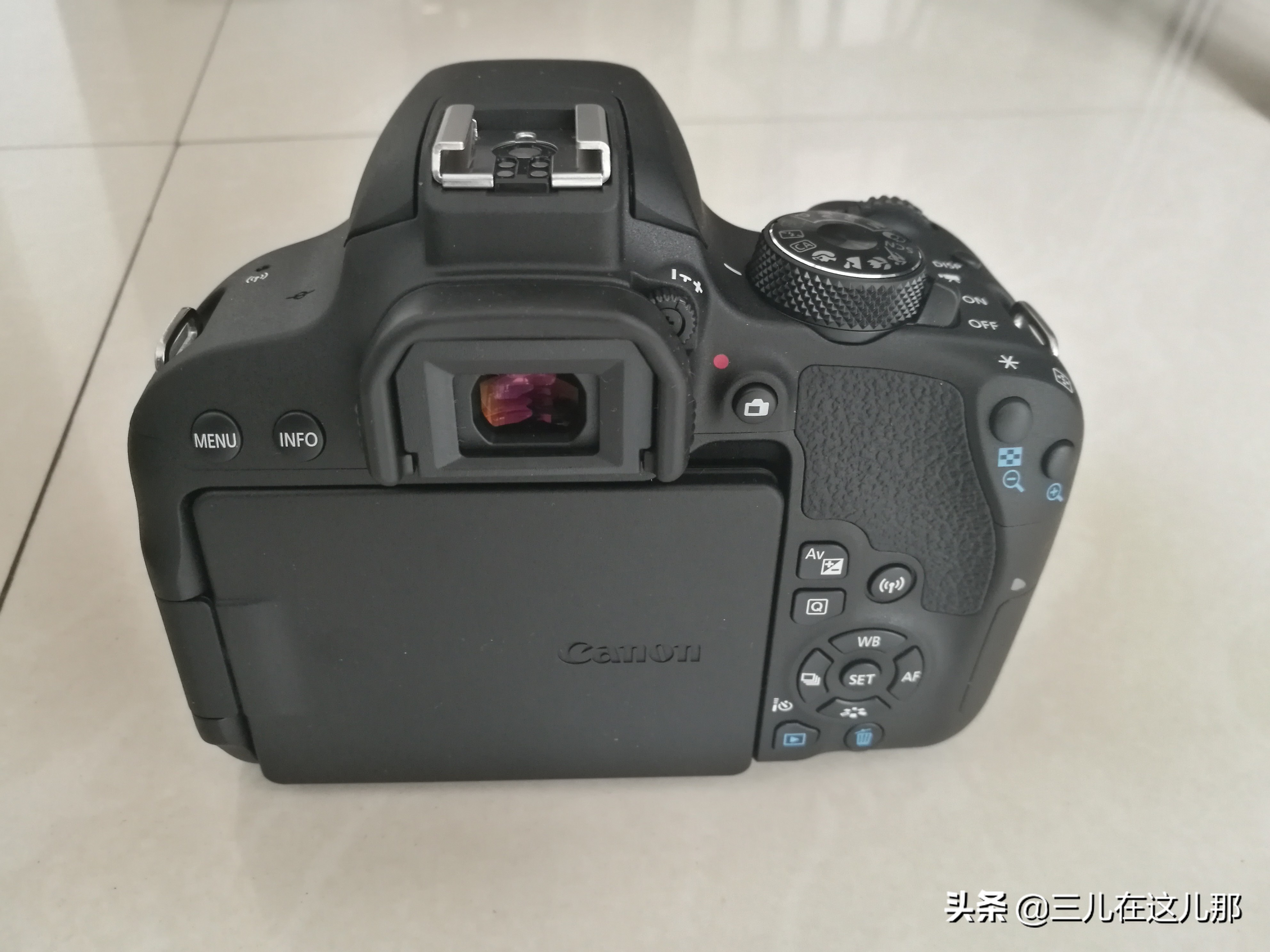 佳能eos800d是入门还是中端,佳能eos800d开箱