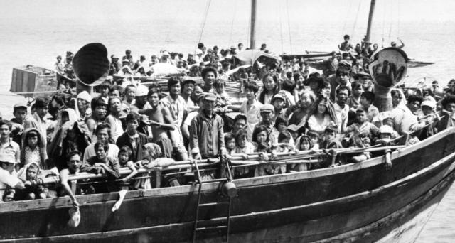 “难民天堂”：1975年到2000年，25万越南难民涌入香港