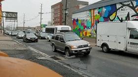 国外打造快速修路神器,国外新发明的路面神器