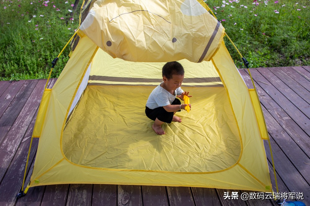 快速给萌宝一间独处的萌趣小屋——早风轻便速开儿童帐篷轻体验