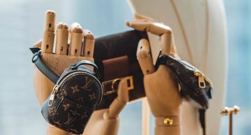 lv斜挎好看的包有哪些,lv经典款包搭配