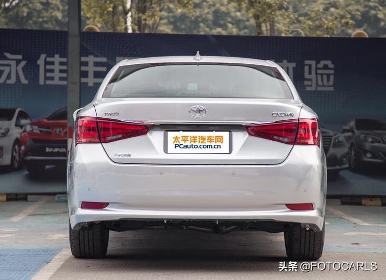 丰田皇冠2.5升四驱豪华版价格,丰田皇冠2024款最新款银色