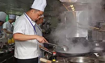 炖肉热水还是冷水下肉,为什么炖之前要煎