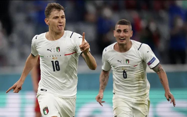 闲谈波尔卡,闲谈足球