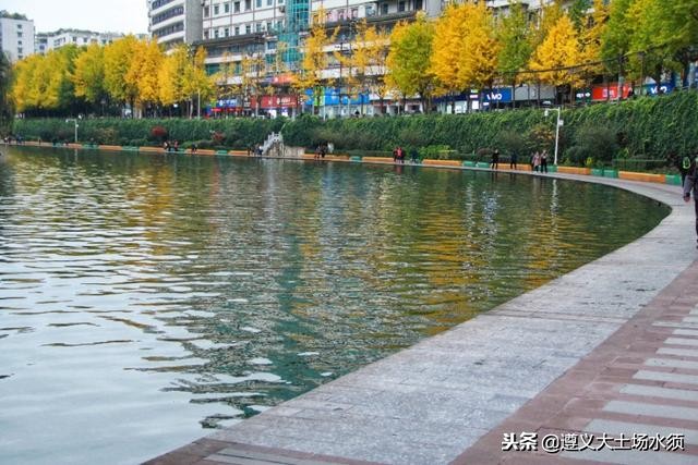 在冬天里看遵义湘江河上的秋色