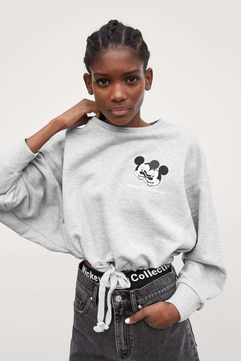 优衣库与kaws联名t恤 (优衣库kaws联名t恤图片)