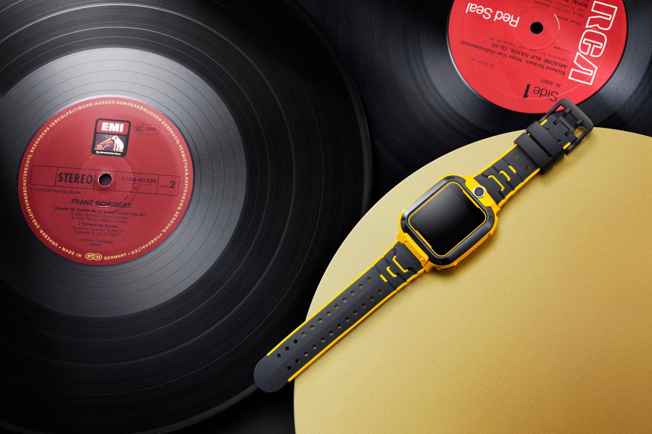 小天才电话手表z5大黄蜂开箱,小天才电话手表z5大黄蜂定制版