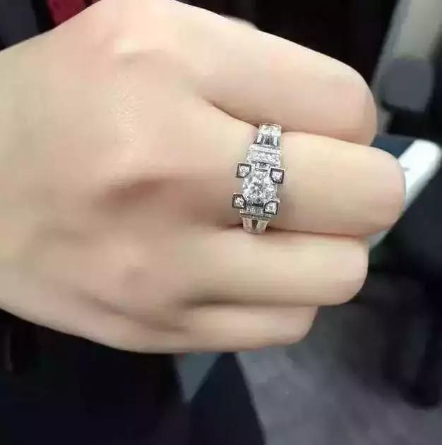 去澳洲过安检背假包会被抓吗,海外旅游买包过关被税