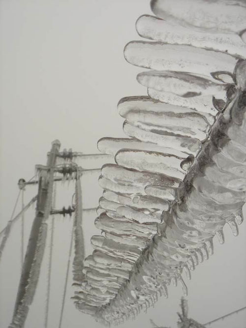 雪灾为什么会影响电网,2008年雪灾对铁路的影响