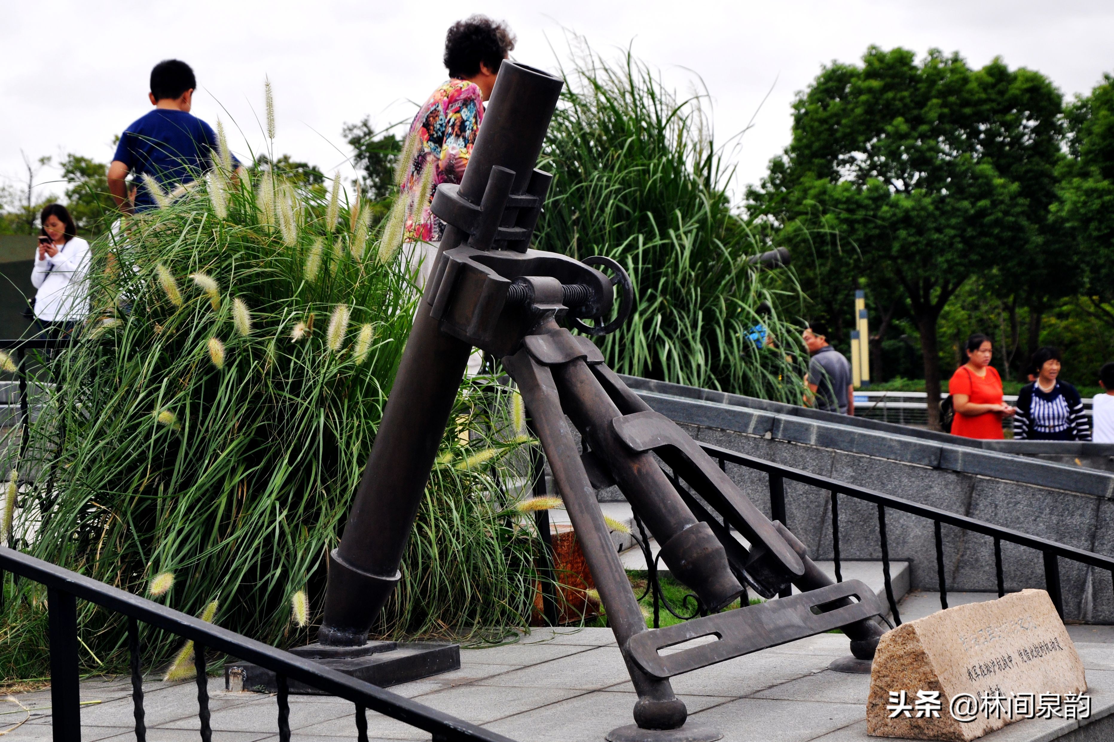 昔日守护边关今朝守护青山,昔日锁江炮台