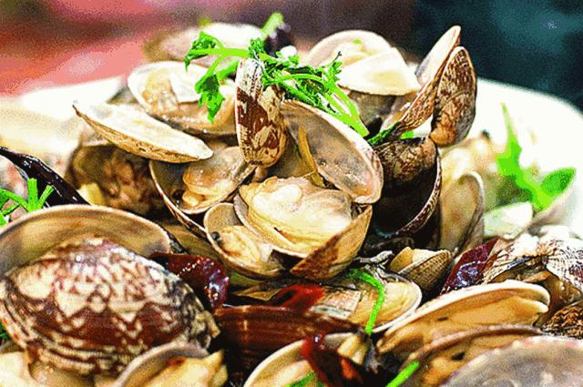 青岛是一座非常值得参观的城市,青岛不是一线城市吗