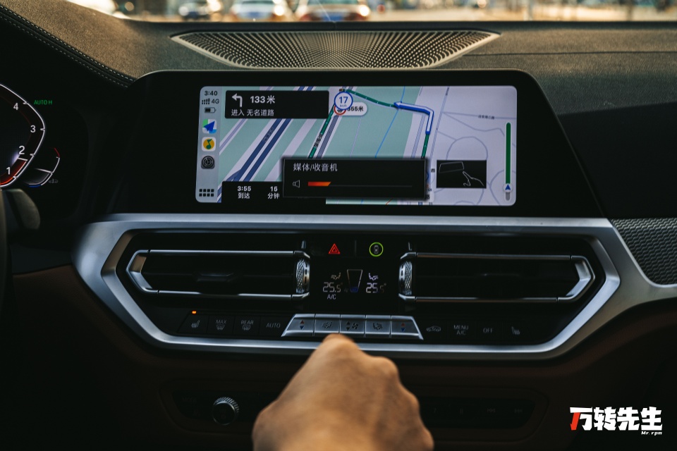 宝马330li试驾2021白色,新款宝马330li试驾