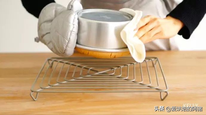 邱莹莹同款草莓奶油蛋糕，基础戚风胚，徒手脱模剖片及抹面挤花