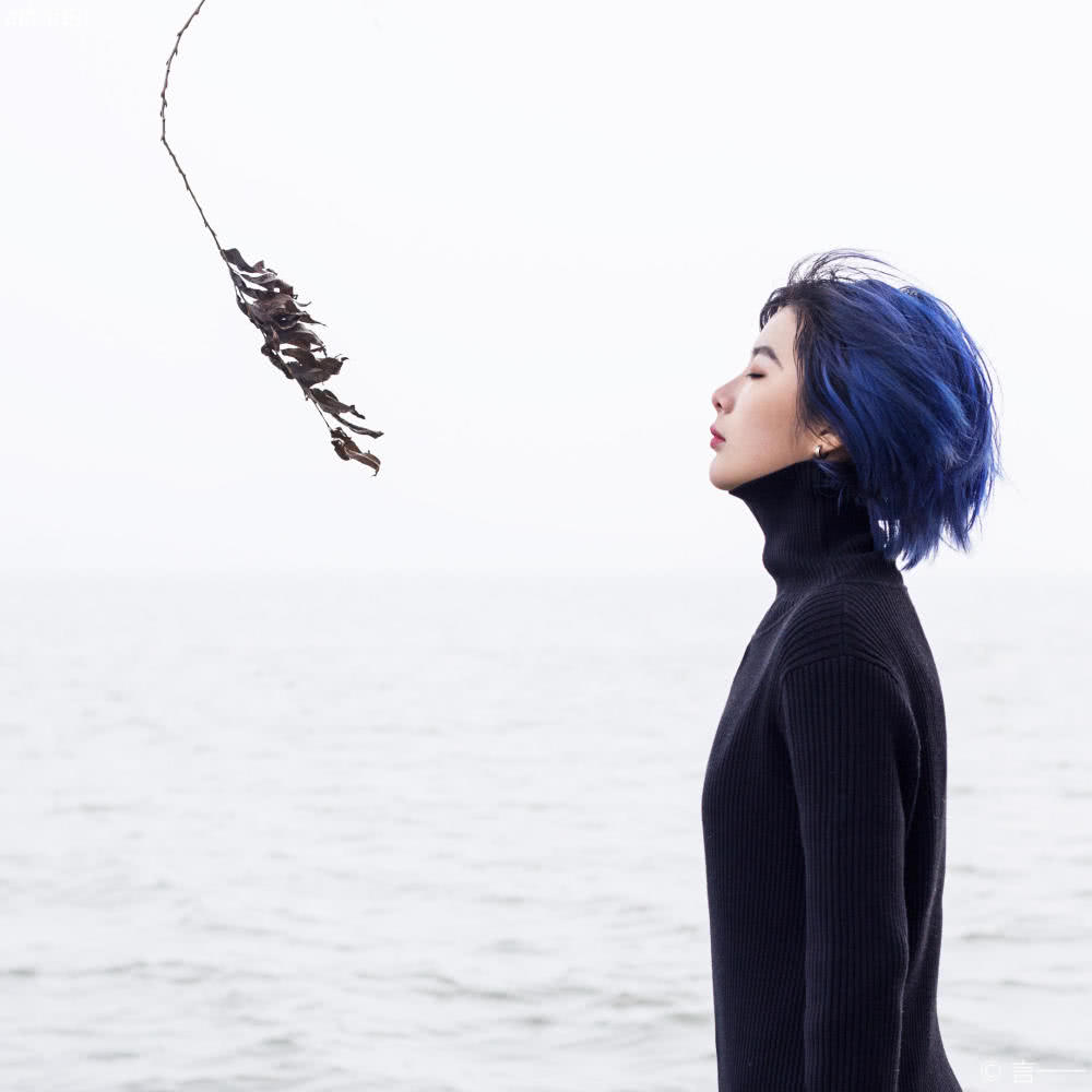 森系小清新女生写真,森系树林很酷写真