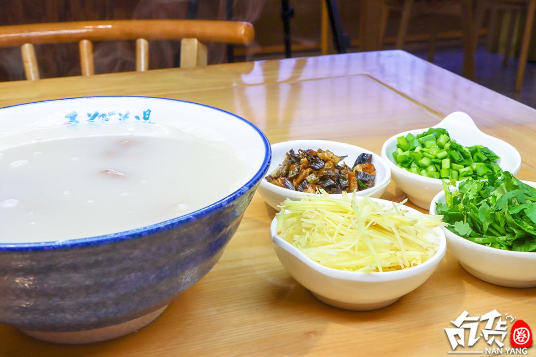 南阳这家羊肉汤，每天卖出200碗！进门先排队，羊肉包子抢着吃