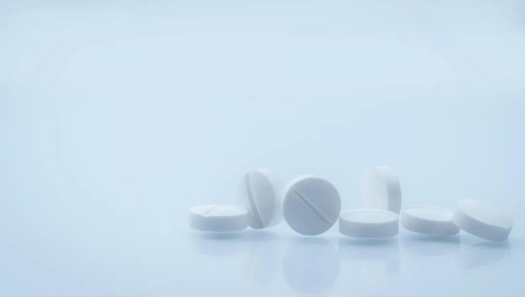 阿司匹林一天吃多大剂量适合,经常吃阿司匹林用药须知