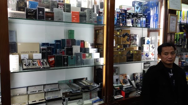 探秘尼泊尔羽球:国家队午餐吃方便面川崎球拍最畅销