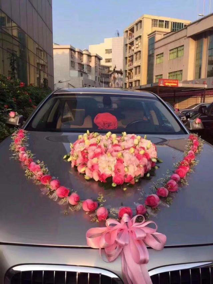 结婚遇到出殡婚车让路视频,婚车碰到丧车谁先让路