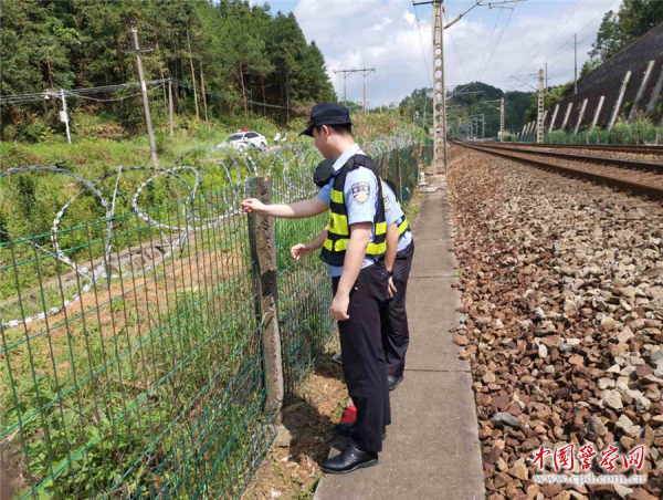 公安机关坚守岗位守护假日平安,五一我在岗公安坚守岗位