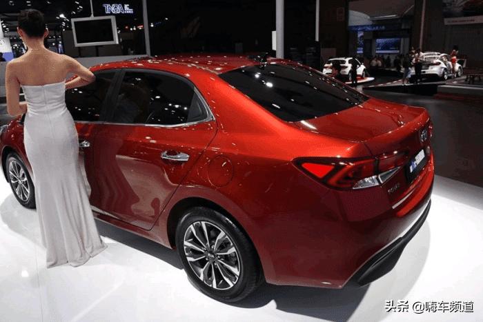 起亚福瑞迪后备箱空间尺寸,起亚福瑞迪空间是不是比k2大一点