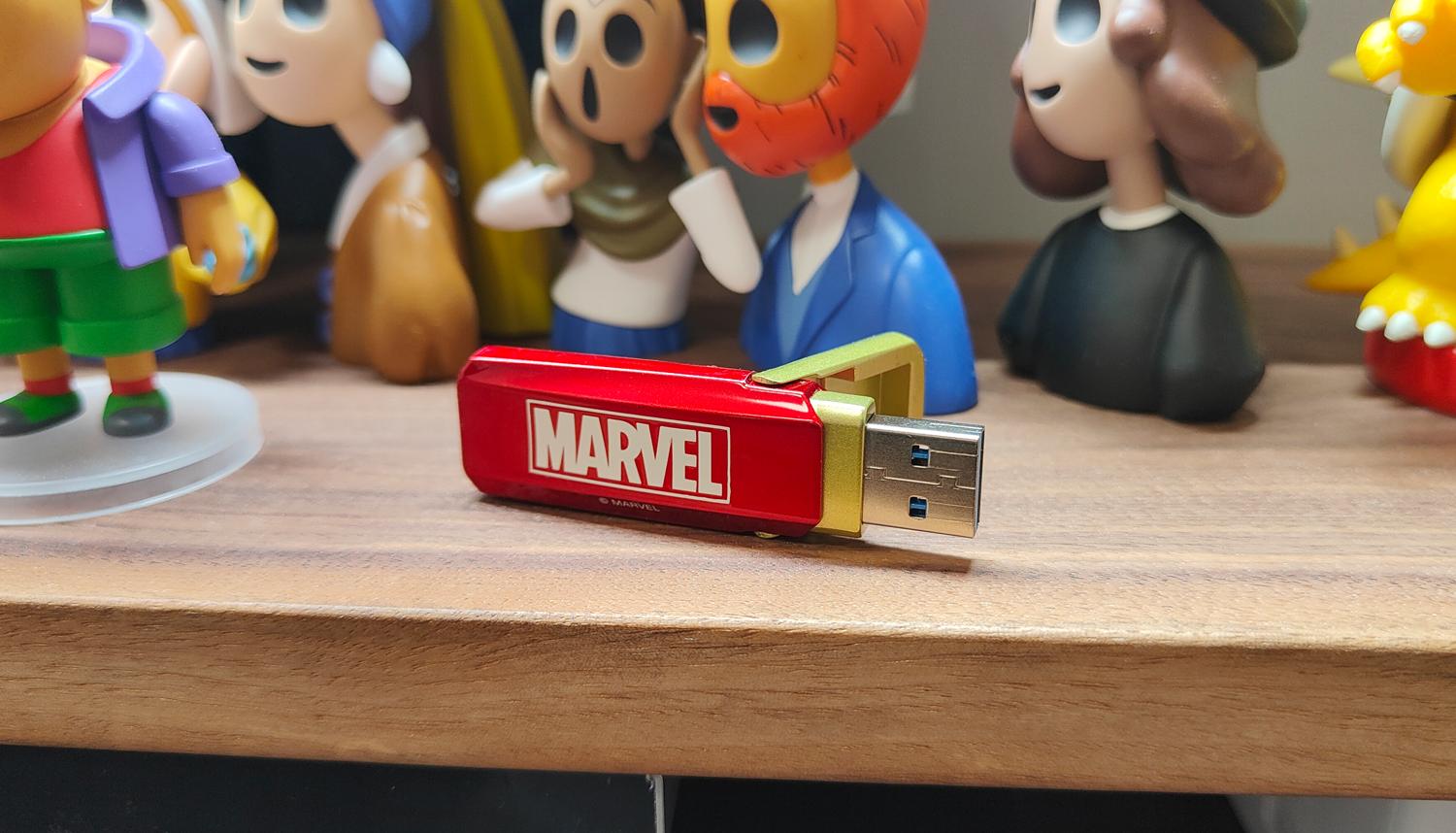 游戏宅理想桌面,电竞头戴式耳机rog棱镜s