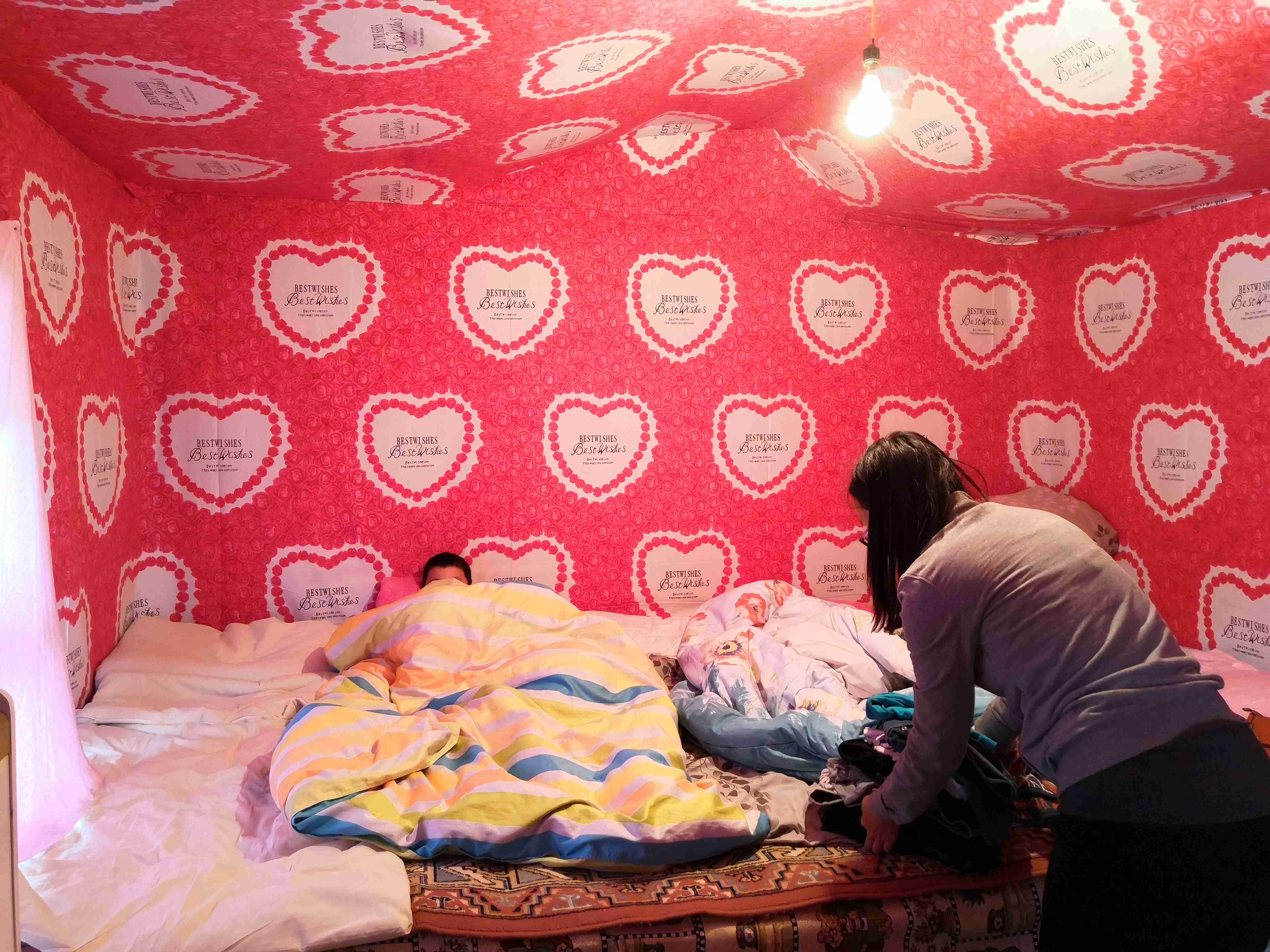 *疆新**蒙古包旅店老板,看他一天的收入多少,一个月就抵我一年工资